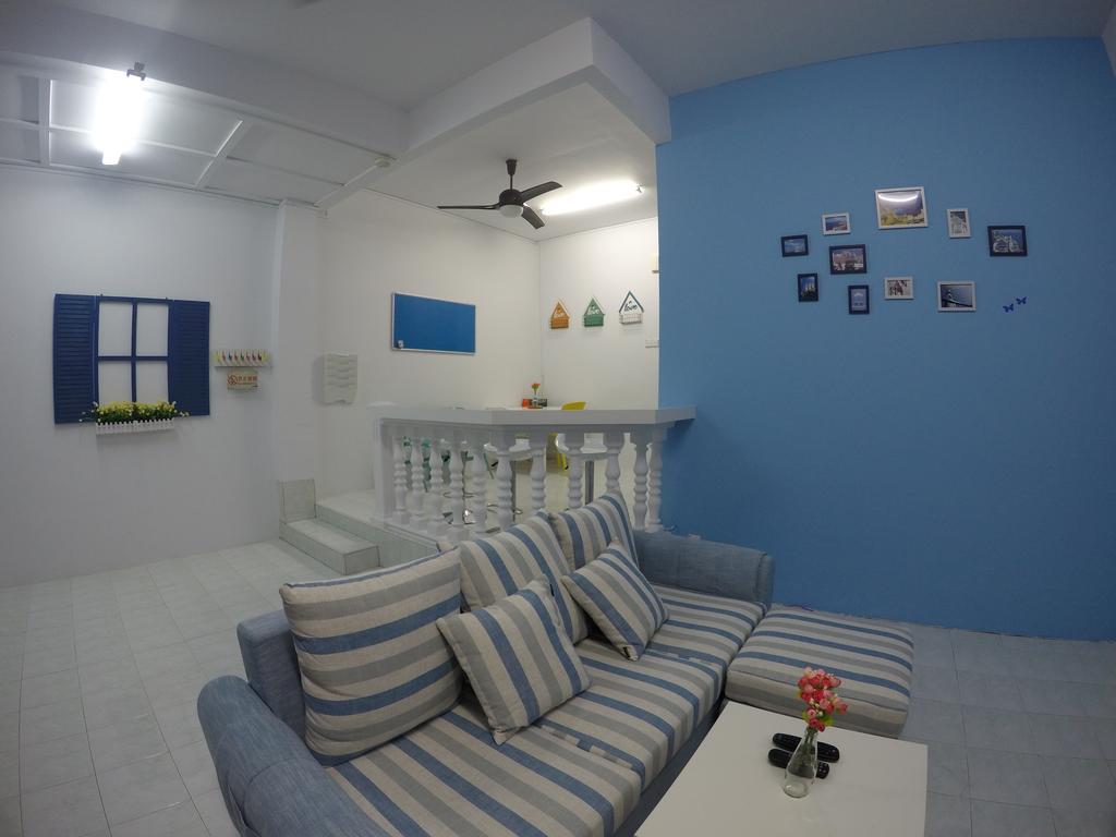 Little Blue House Kemaman Guesthouse Chukai Экстерьер фото